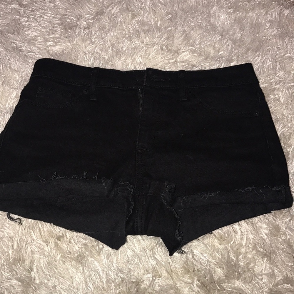 Black high waisted jean shorts!